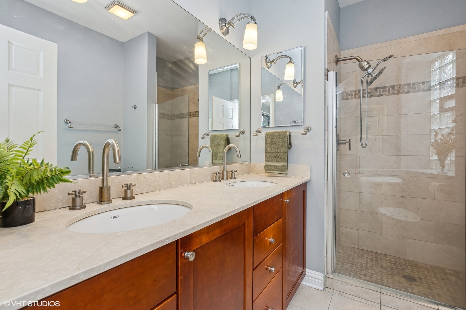 4626 N RACINE Avenue Unit: 3