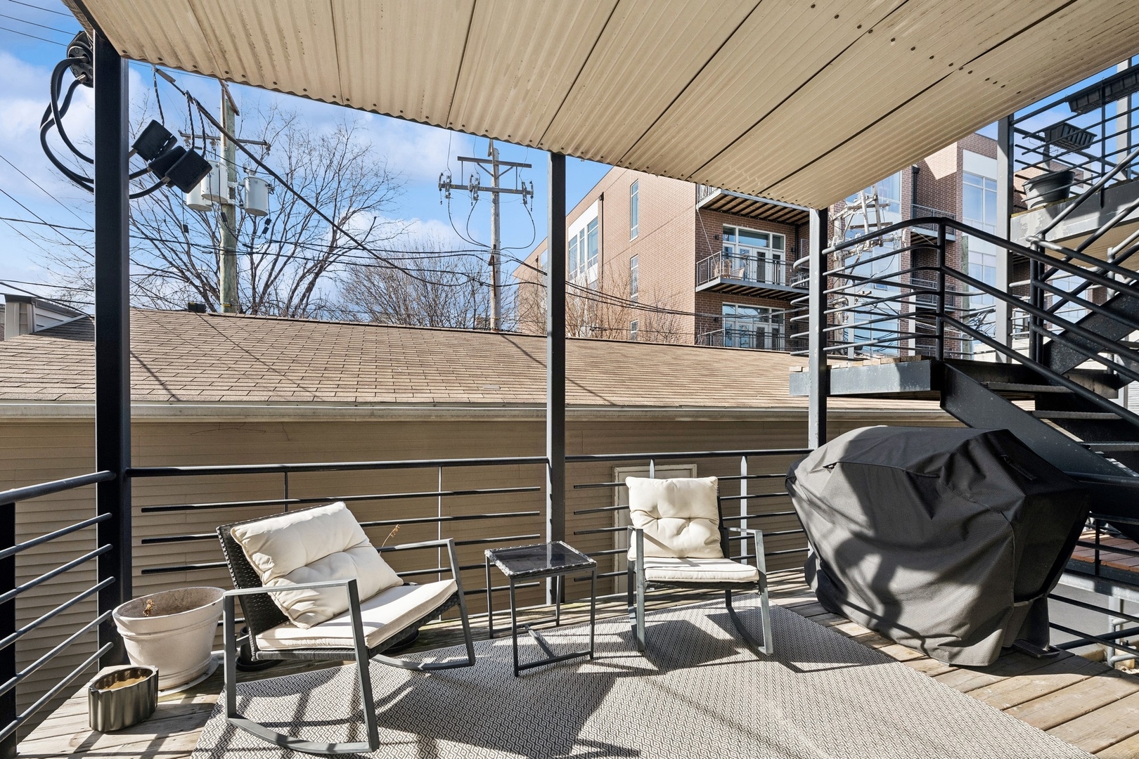 1942 N Francisco Avenue Unit: 1S