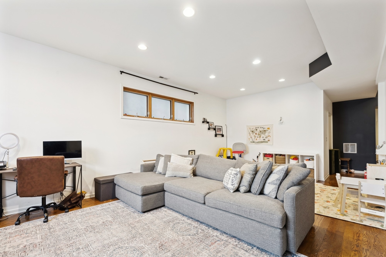 1942 N Francisco Avenue Unit: 1S