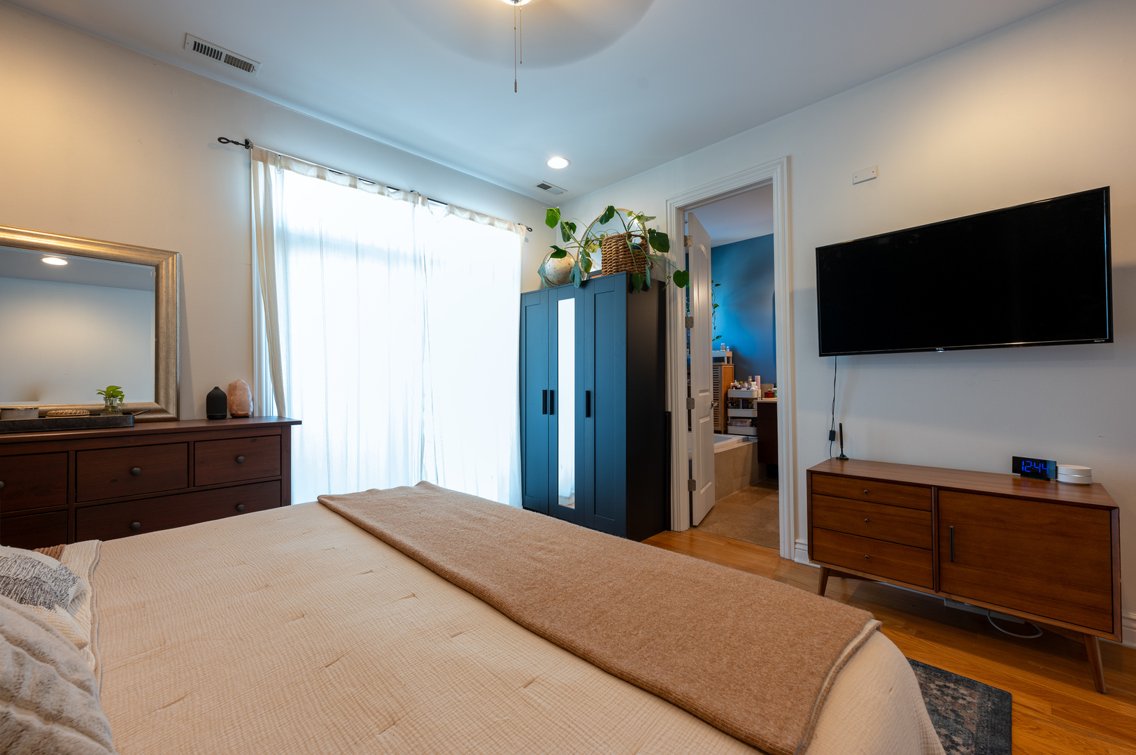 2710 W Chicago Avenue Unit: 3