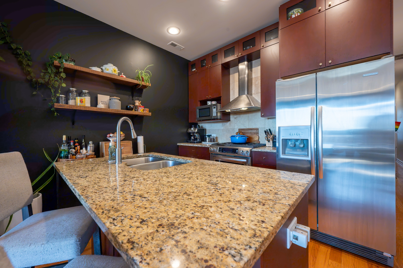 2710 W Chicago Avenue Unit: 3