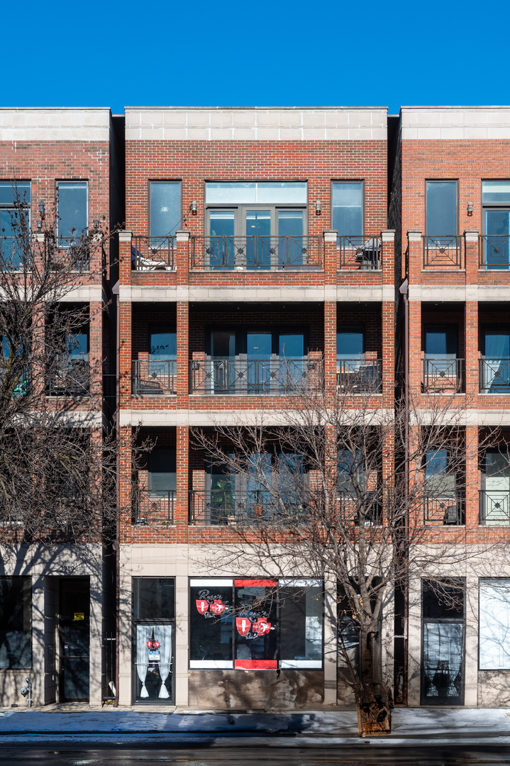 2710 W Chicago Avenue Unit: 3