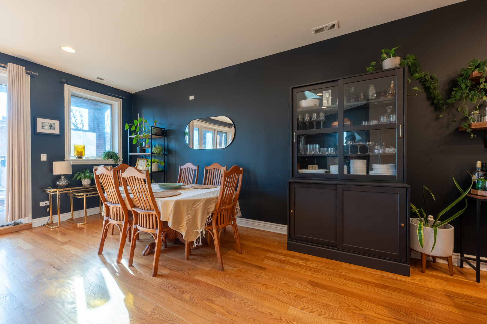 2710 W Chicago Avenue Unit: 3