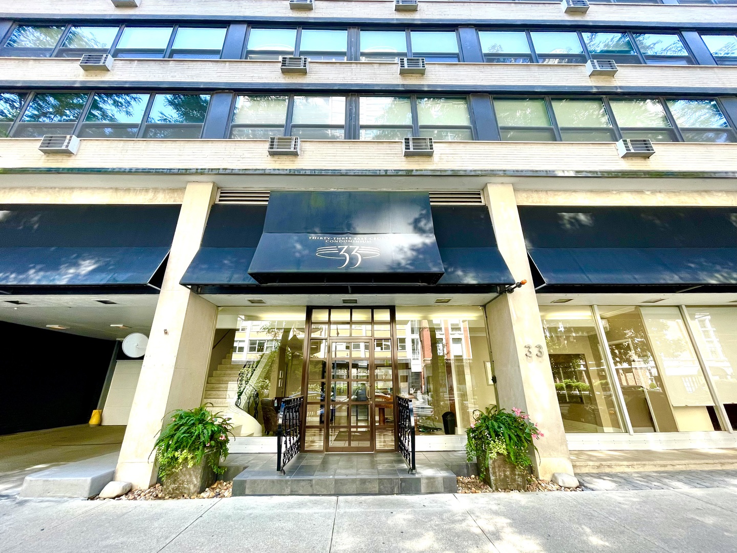33 E Cedar Street Unit: 6B