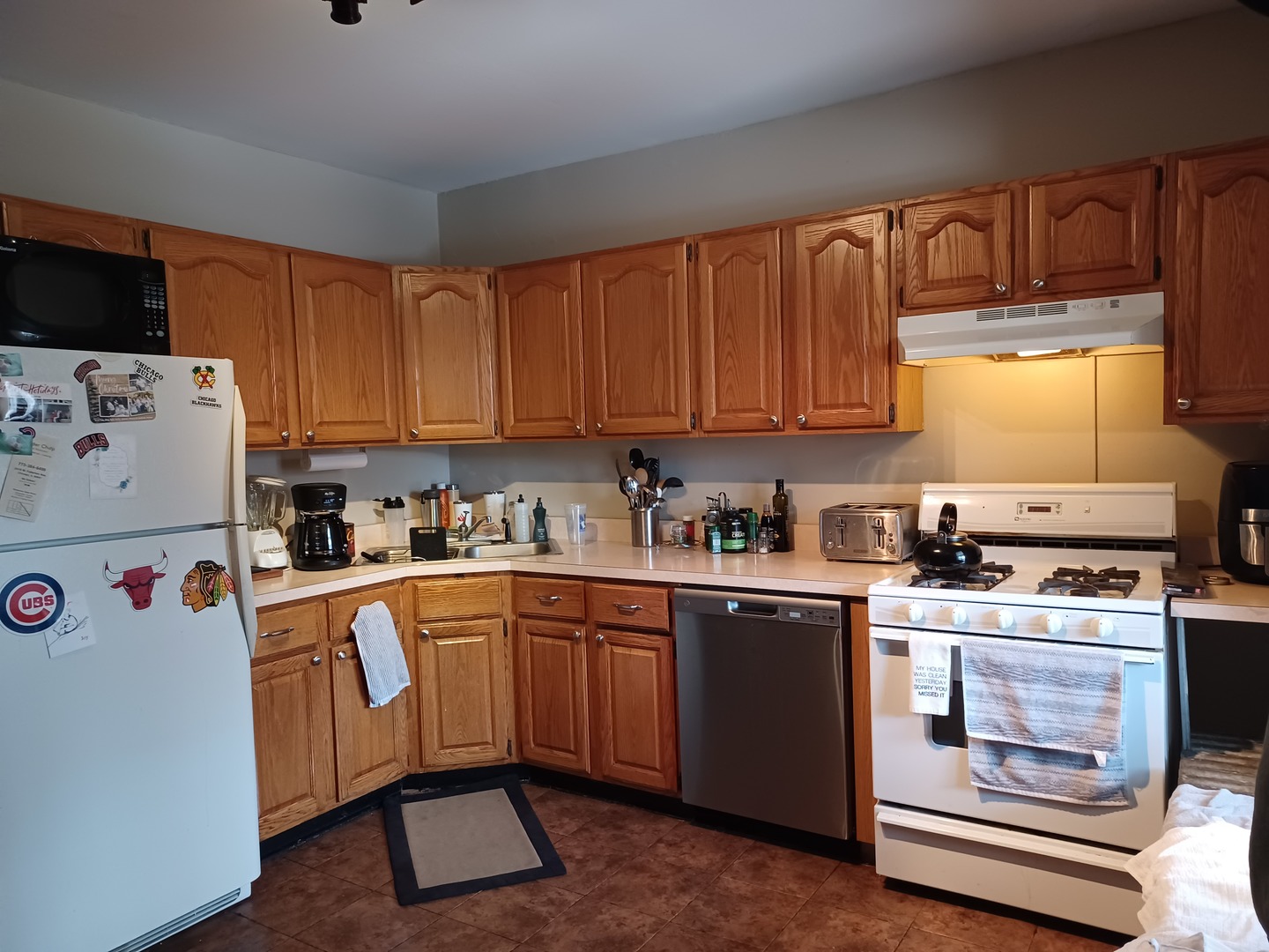 2325 W Shakespeare Avenue
