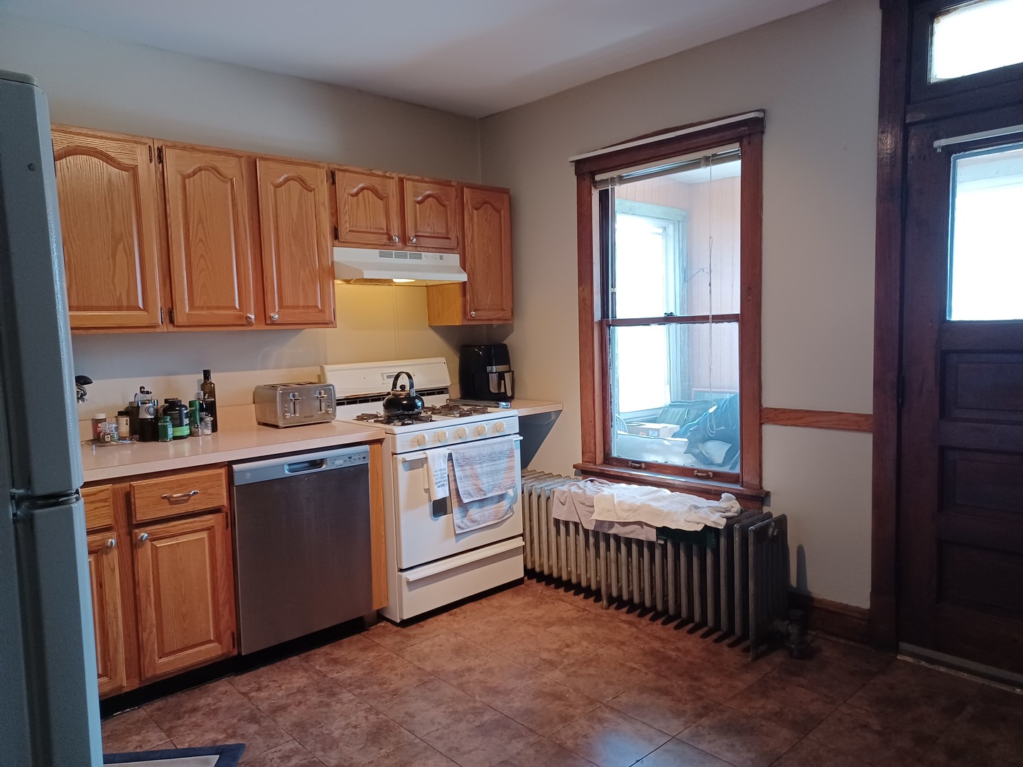 2325 W Shakespeare Avenue