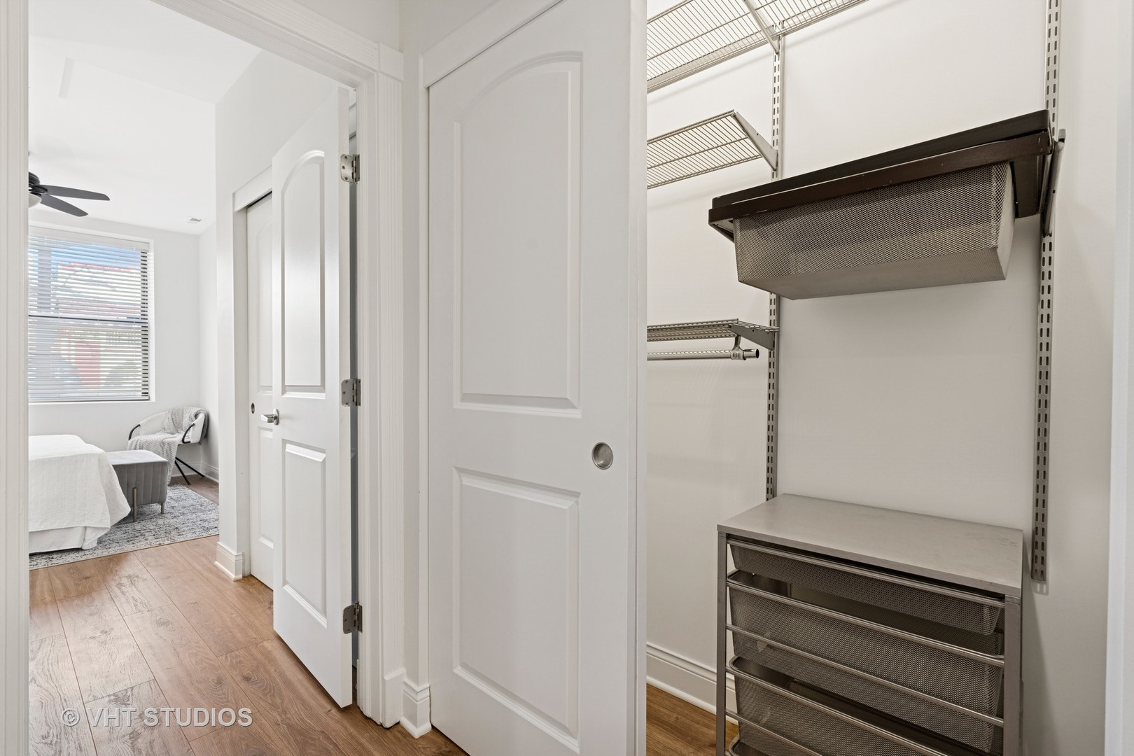 4434 N Damen Avenue Unit: 1E
