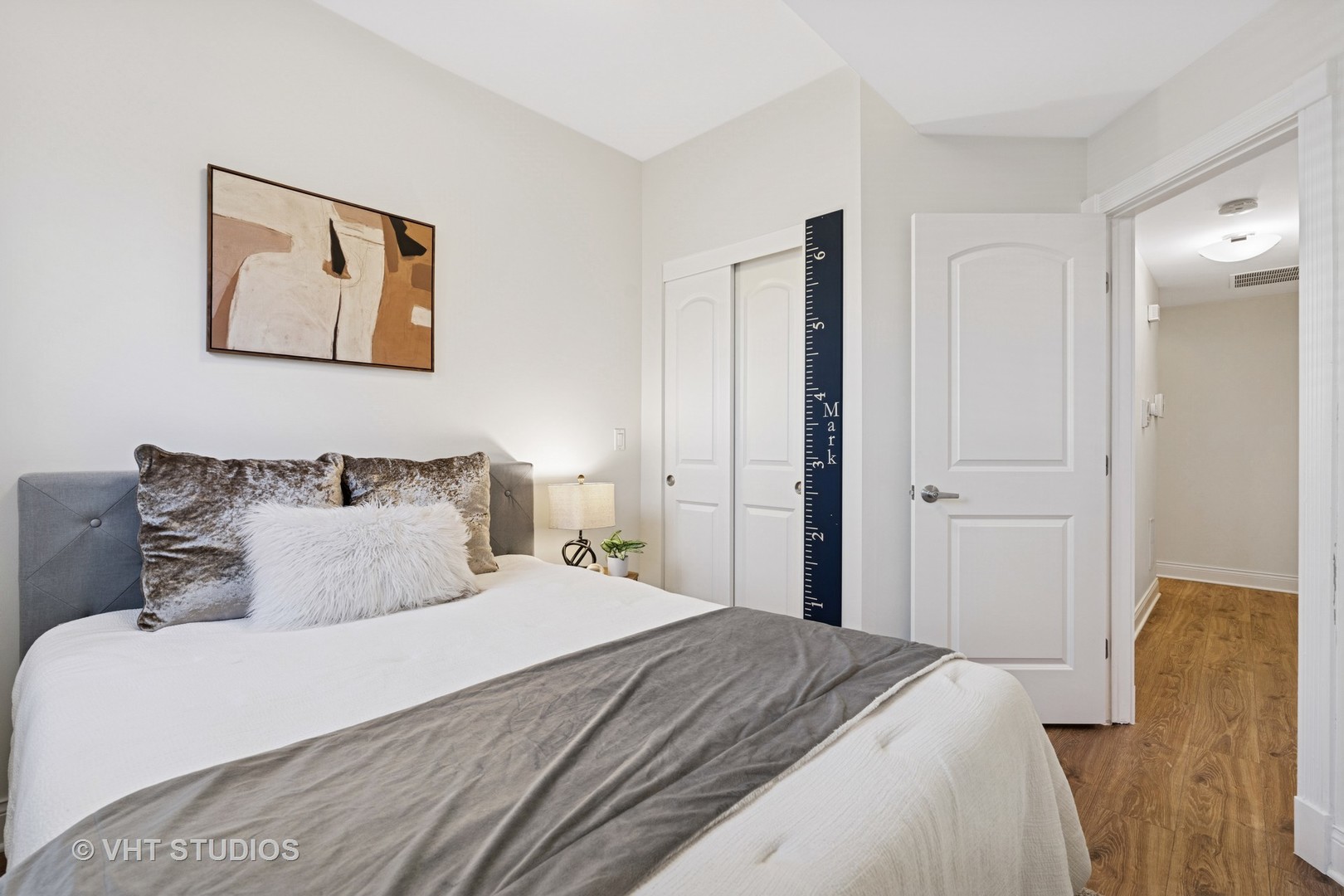 4434 N Damen Avenue Unit: 1E
