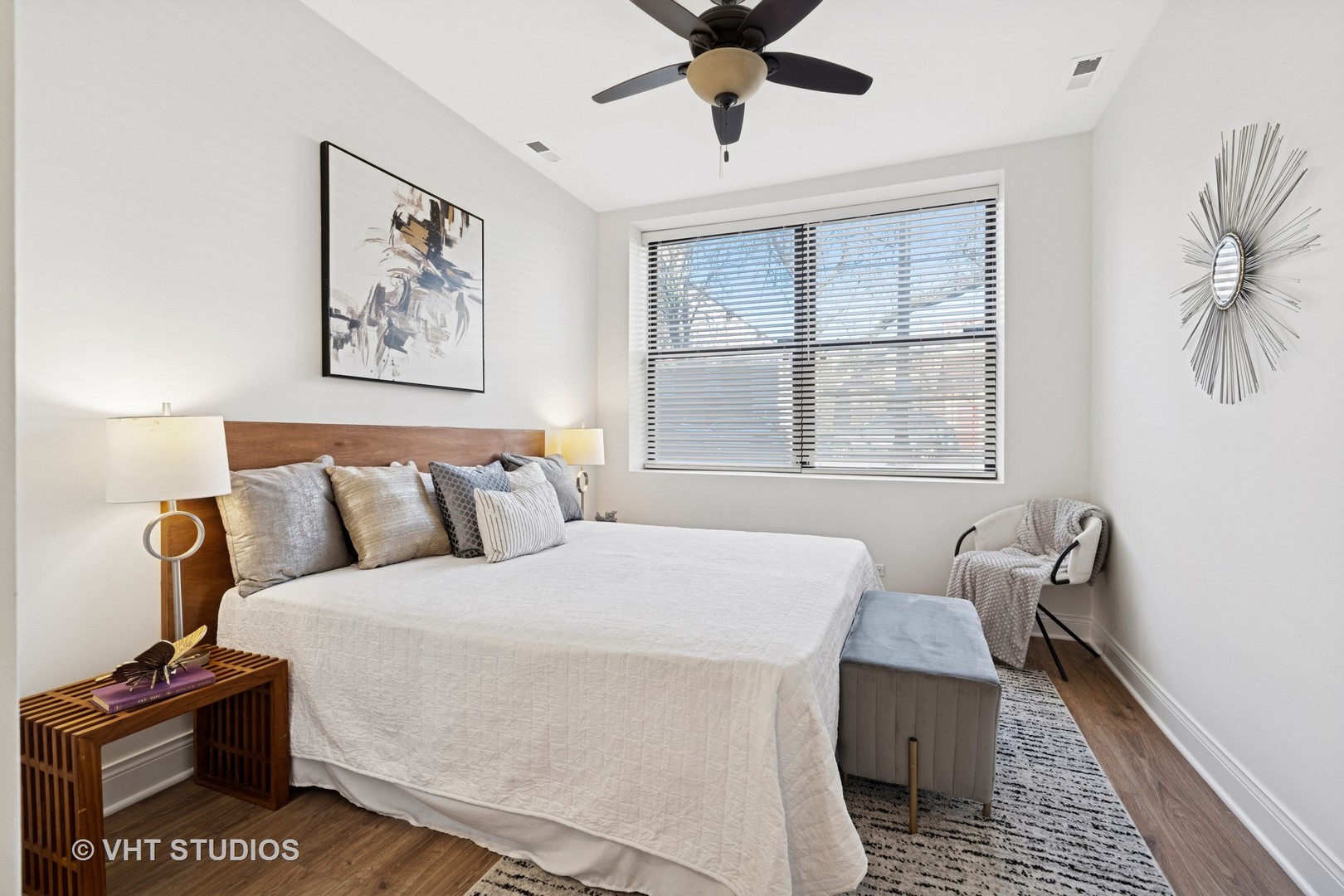 4434 N Damen Avenue Unit: 1E