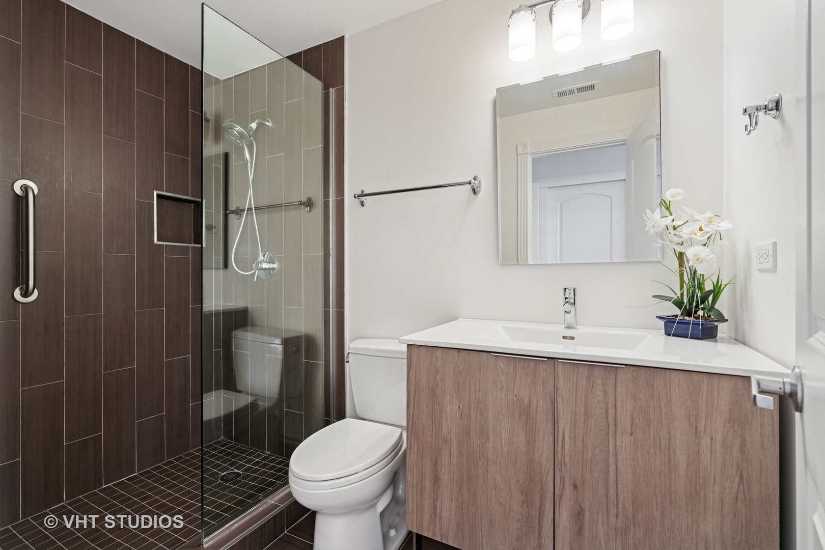 4434 N Damen Avenue Unit: 1E