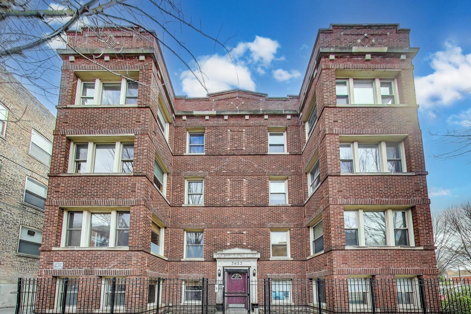 3653 W Leland Avenue Unit: 1E