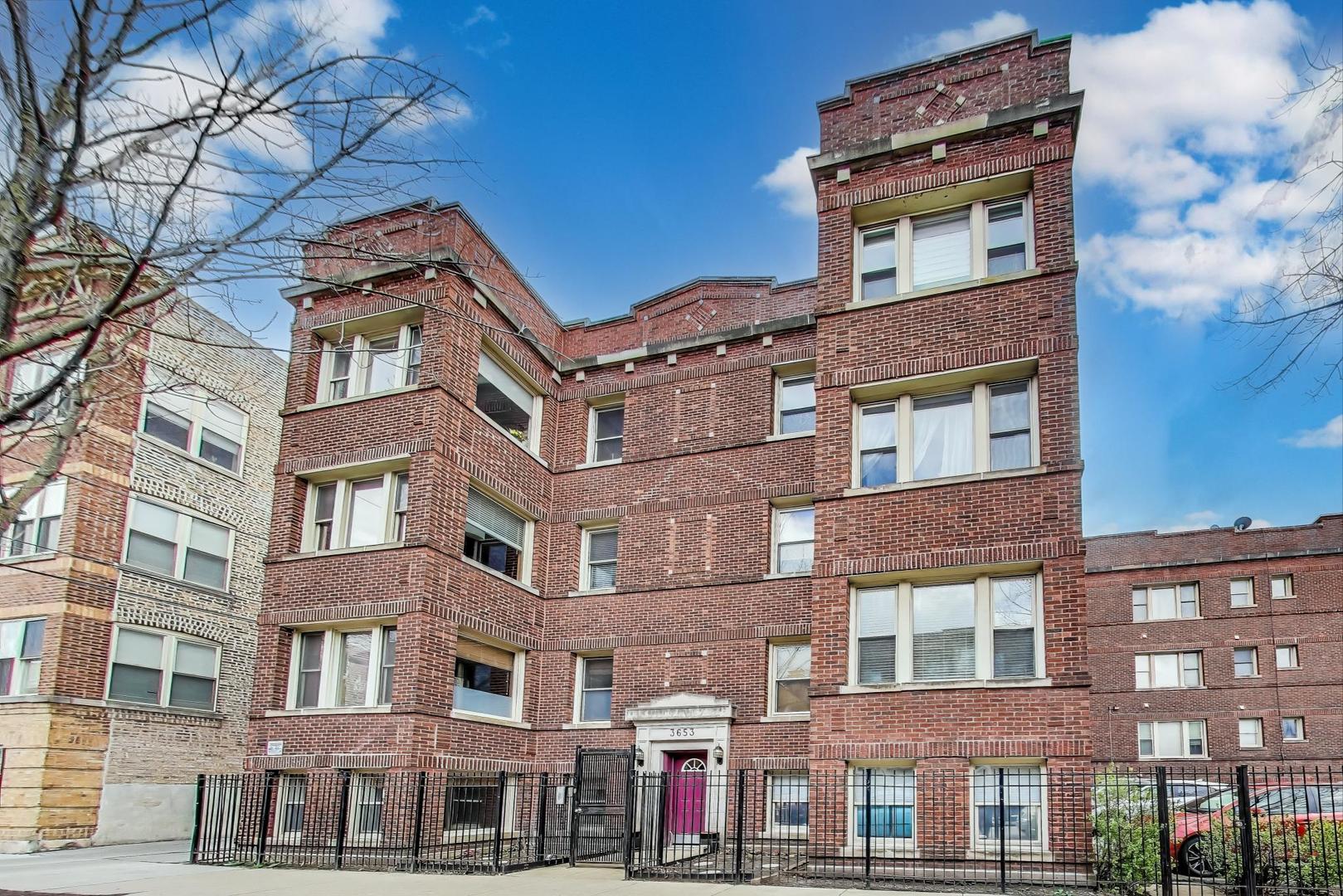 3653 W Leland Avenue Unit: 1E