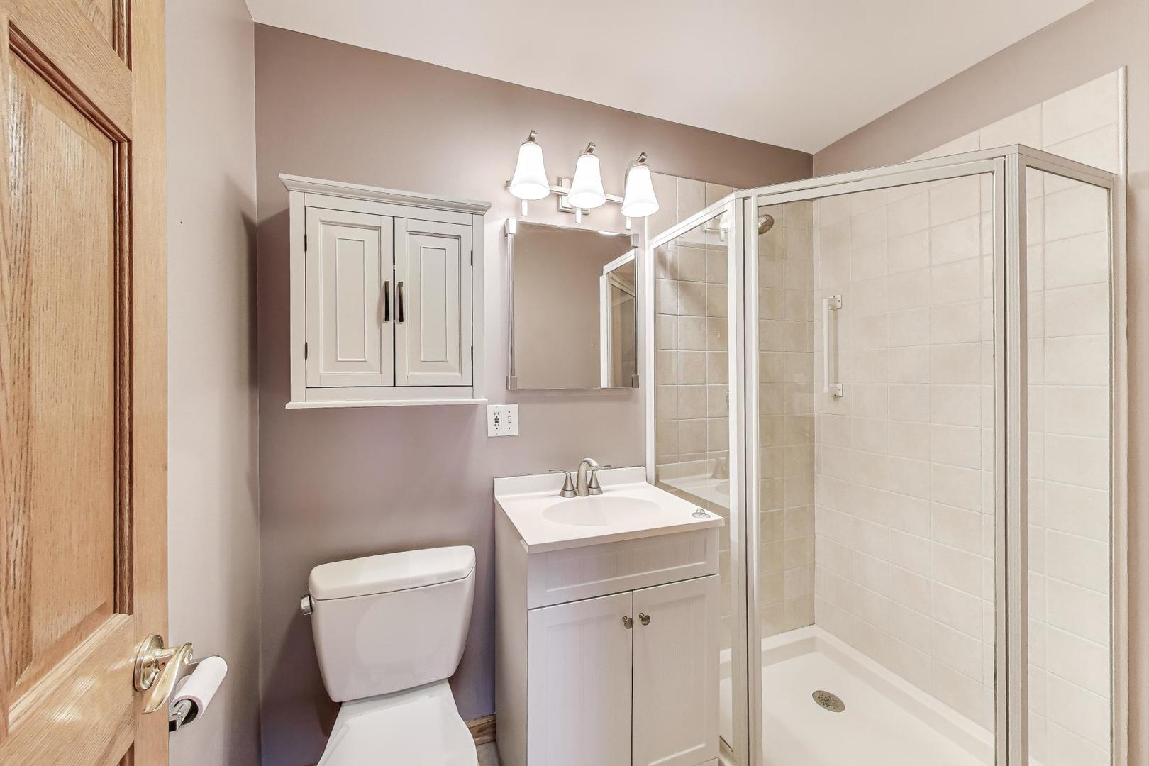 3653 W Leland Avenue Unit: 1E