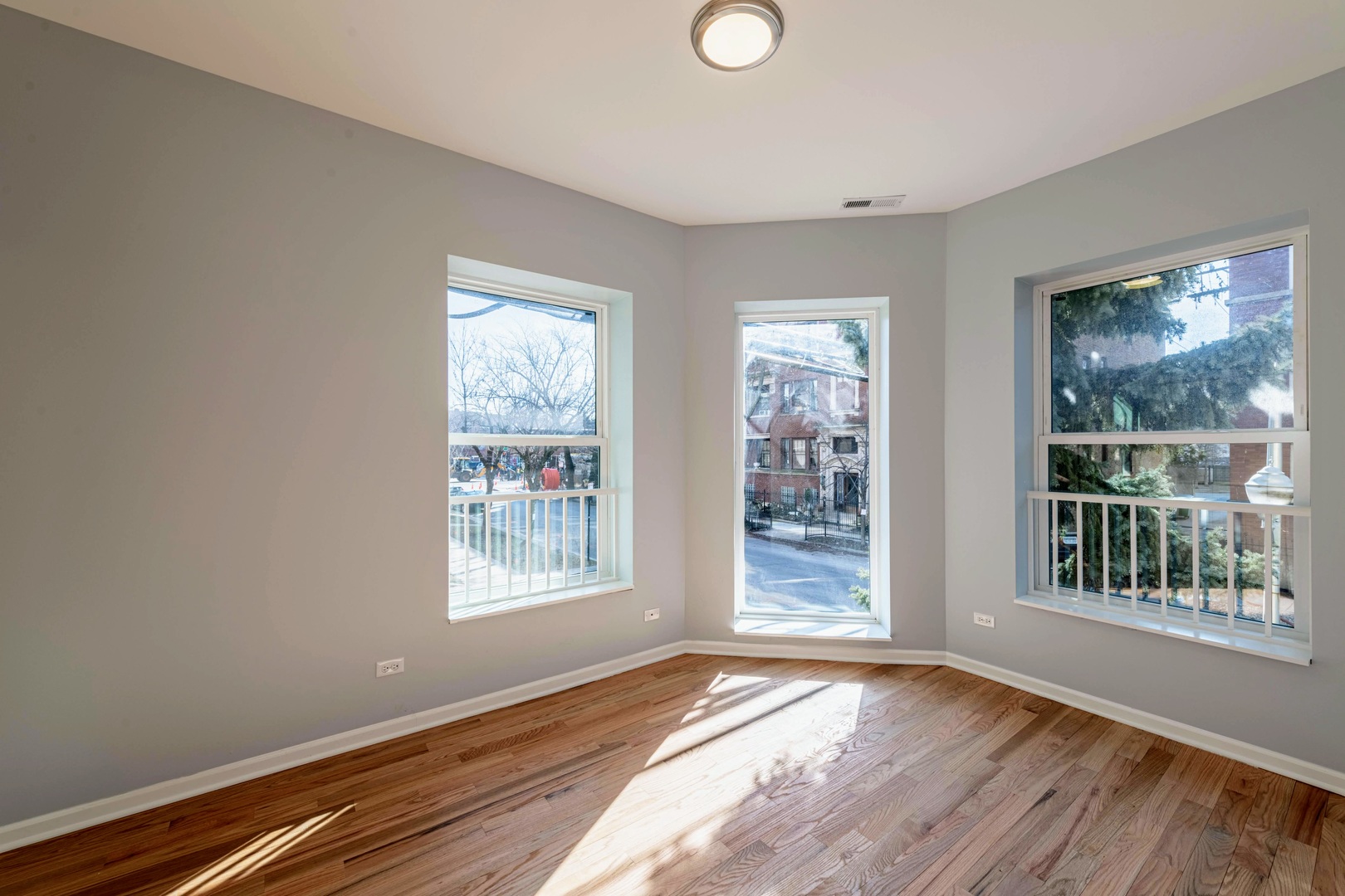 1018 W Ainslie Street Unit: 1