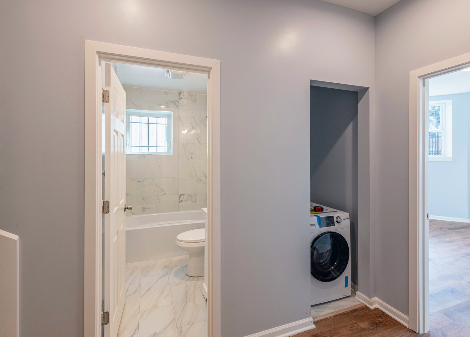 1018 W Ainslie Street Unit: 1