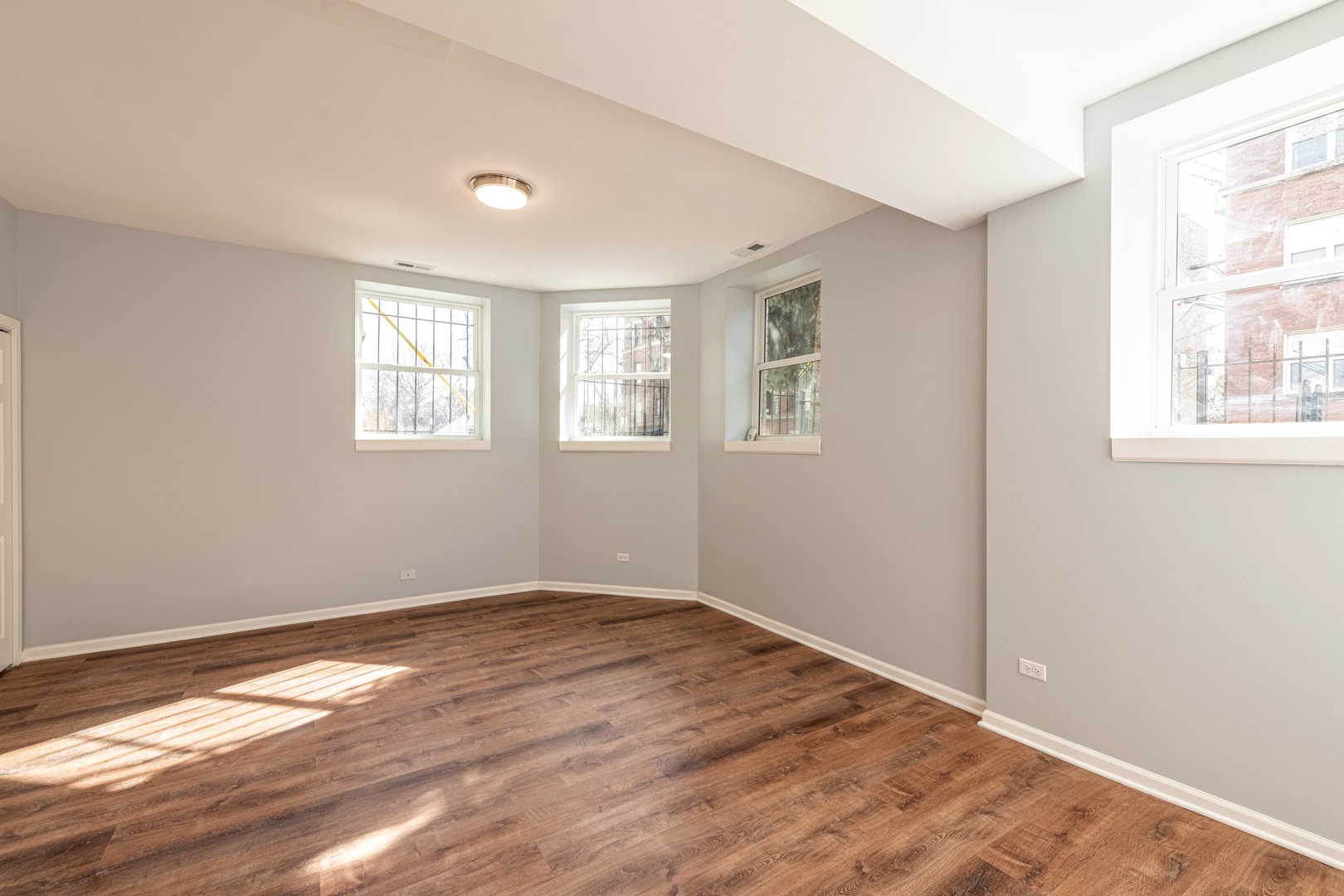 1018 W Ainslie Street Unit: 1