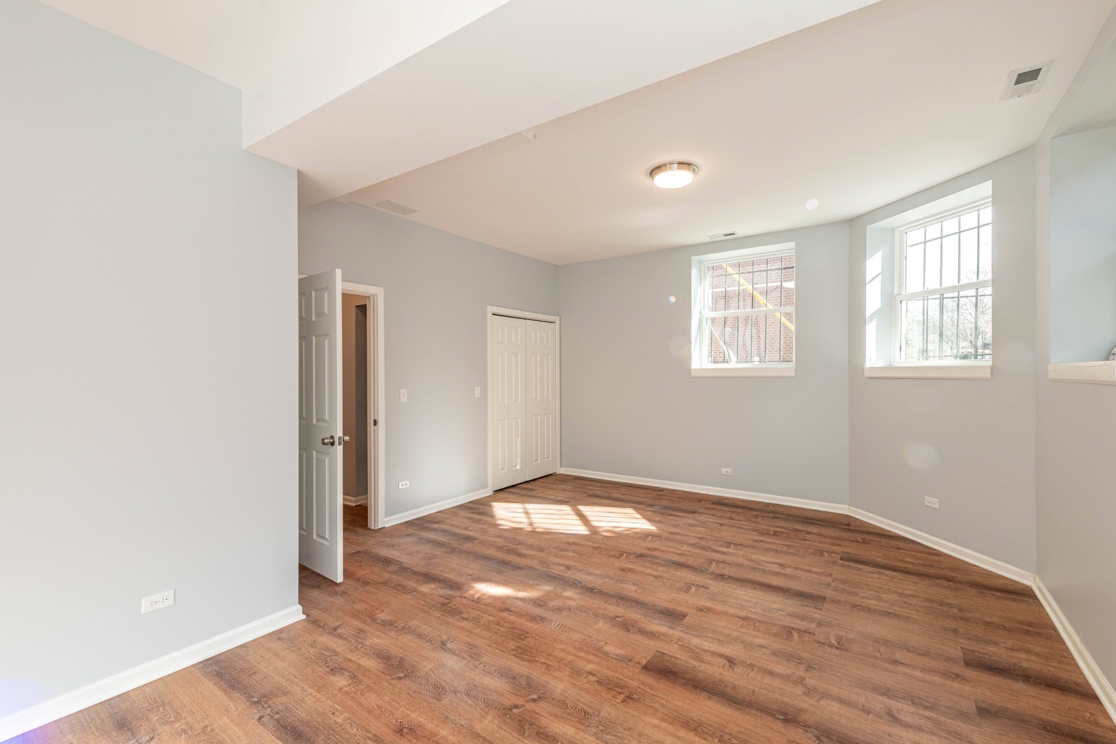 1018 W Ainslie Street Unit: 1