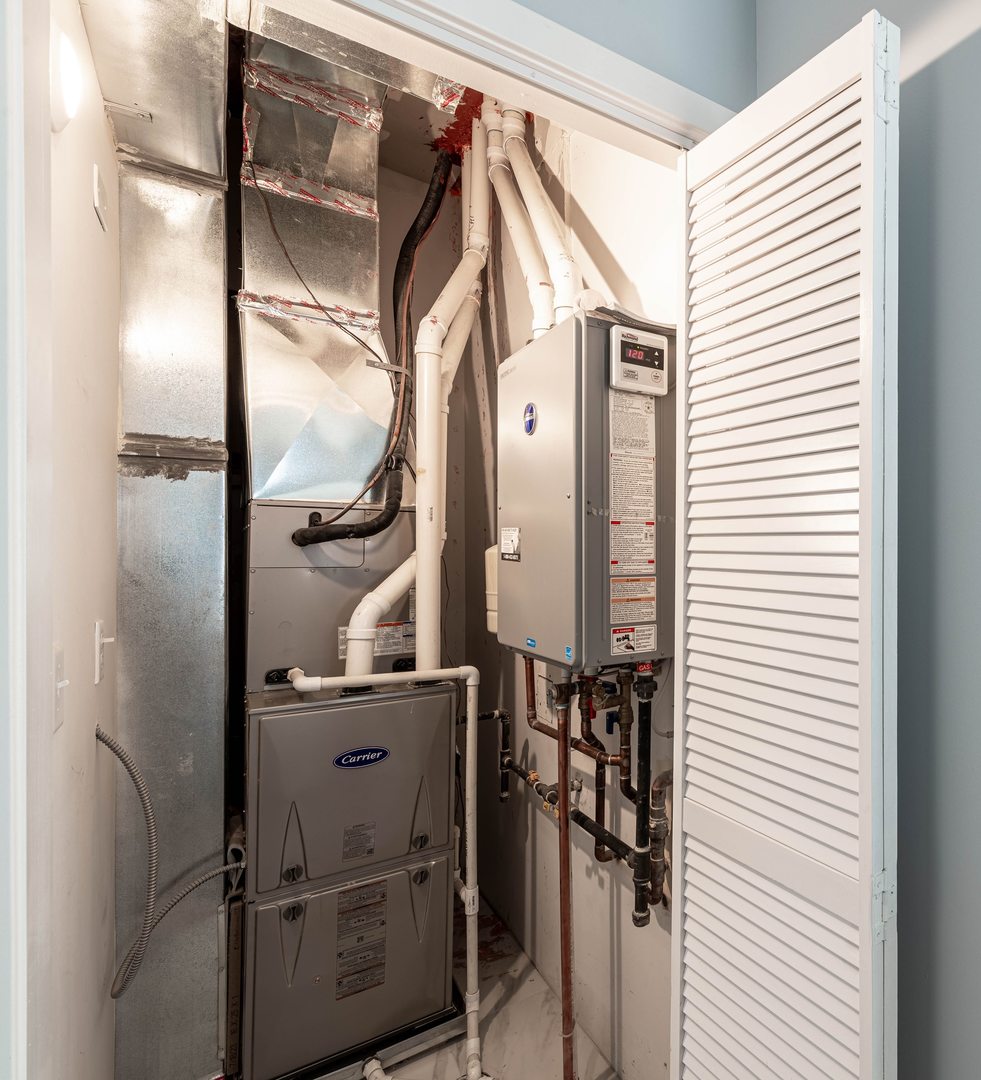 1018 W Ainslie Street Unit: 1