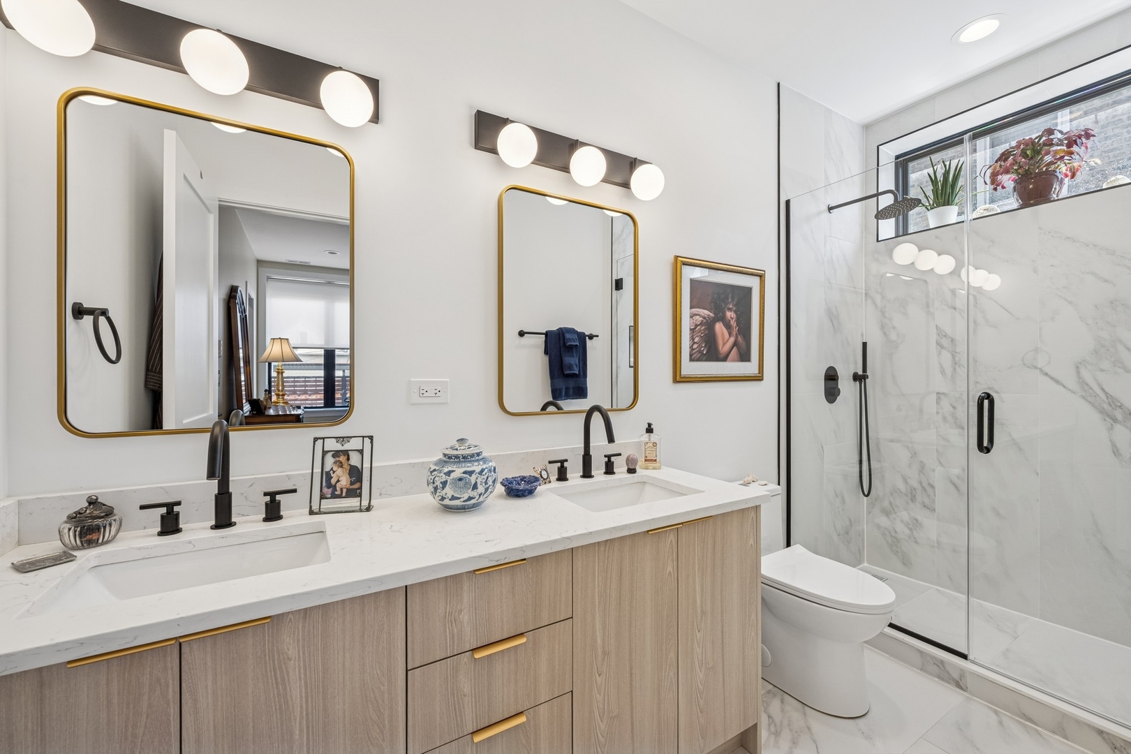 1840 W Grace Street Unit: 2W
