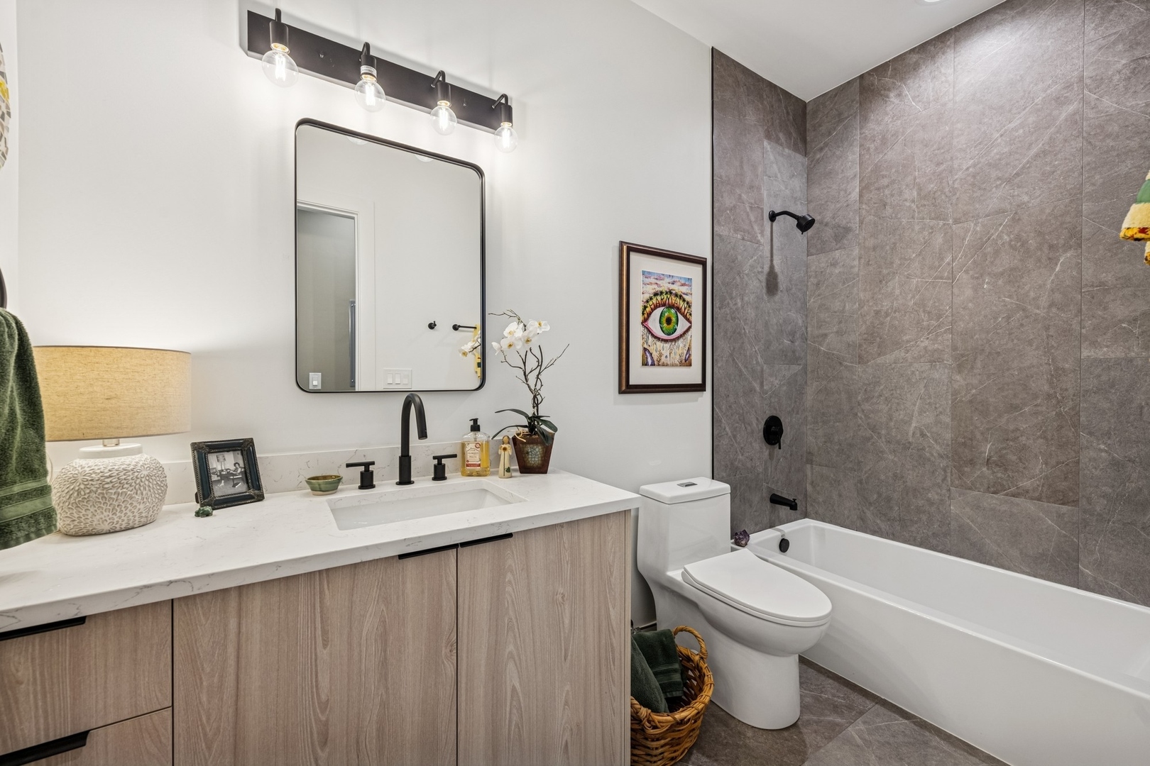 1840 W Grace Street Unit: 2W