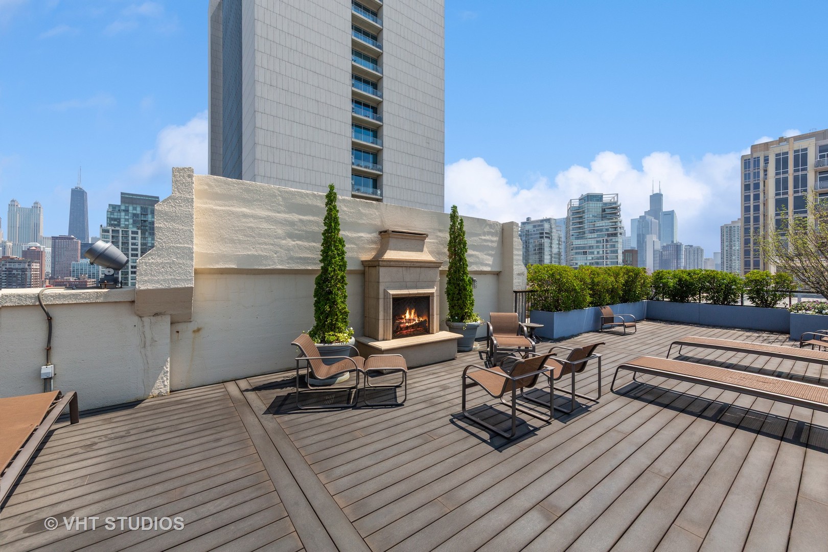 758 N Larrabee Street Unit: 830