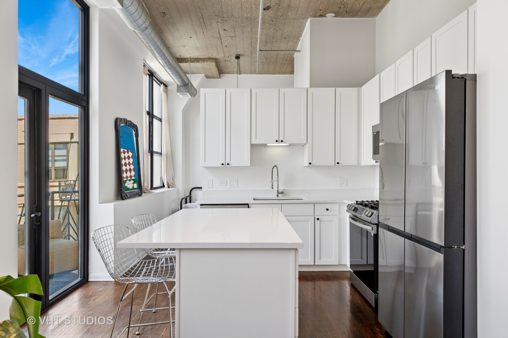 758 N Larrabee Street Unit: 830
