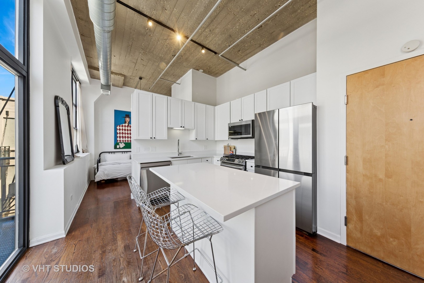 758 N Larrabee Street Unit: 830