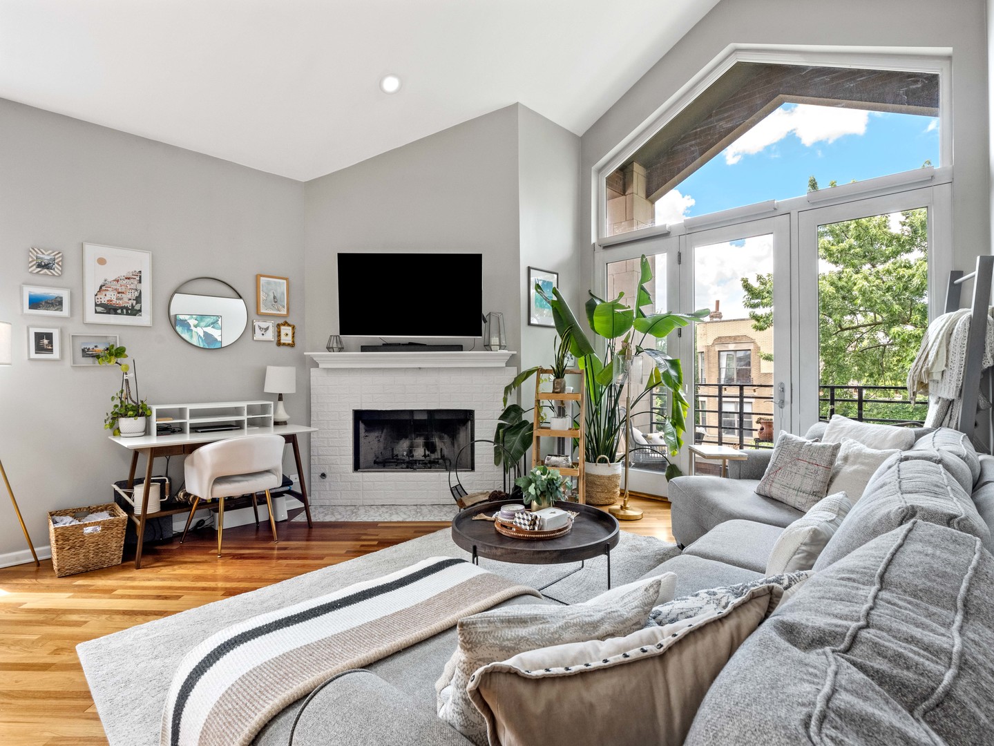 1515 N Talman Avenue Unit: 3S