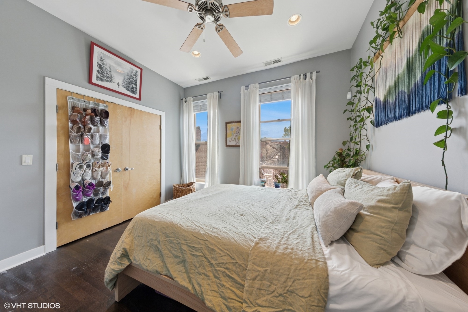 1134 N Wolcott Avenue Unit: 3R