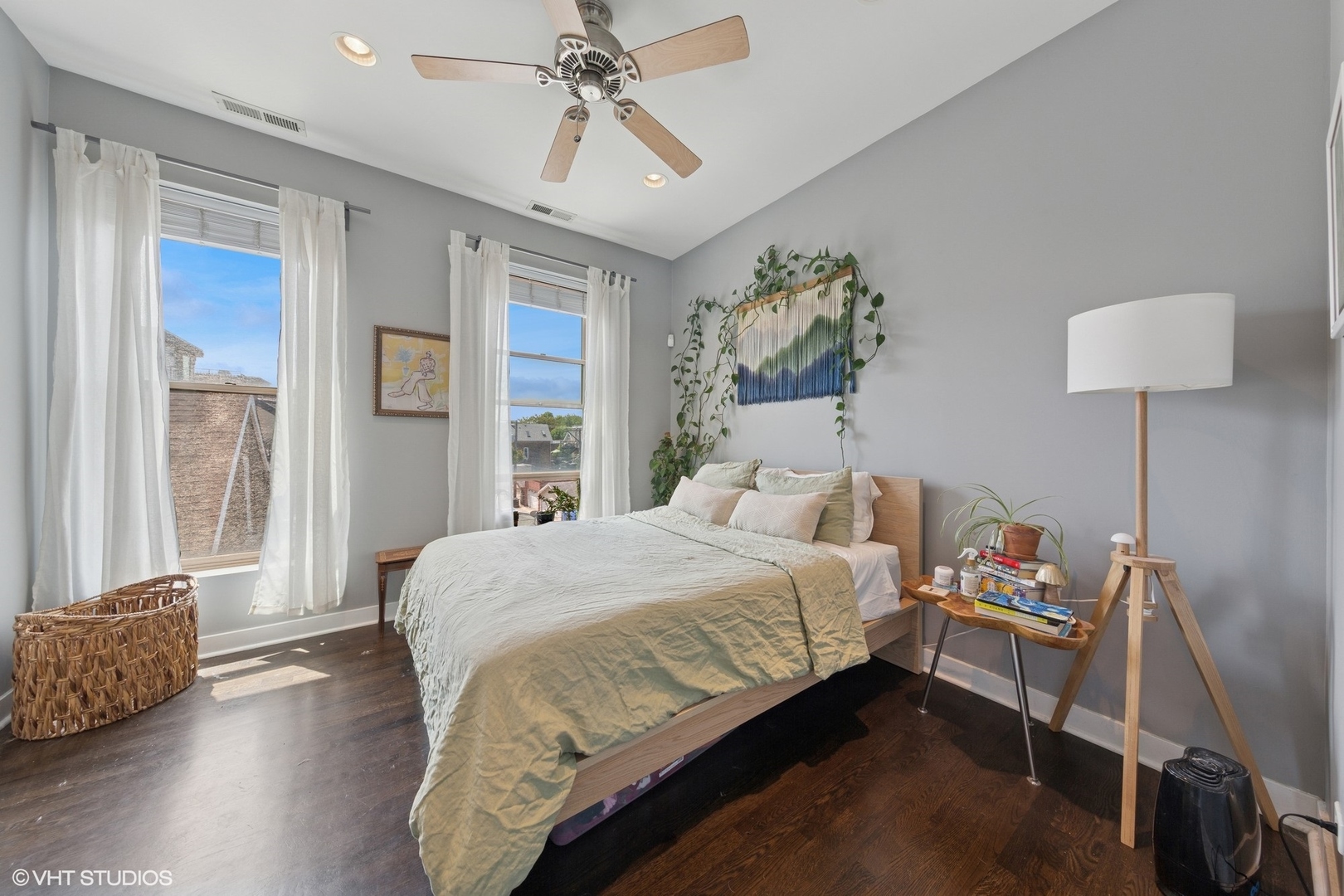 1134 N Wolcott Avenue Unit: 3R