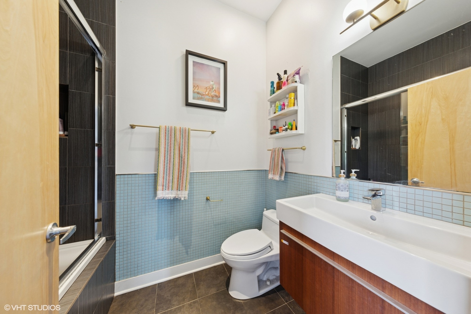 1134 N Wolcott Avenue Unit: 3R