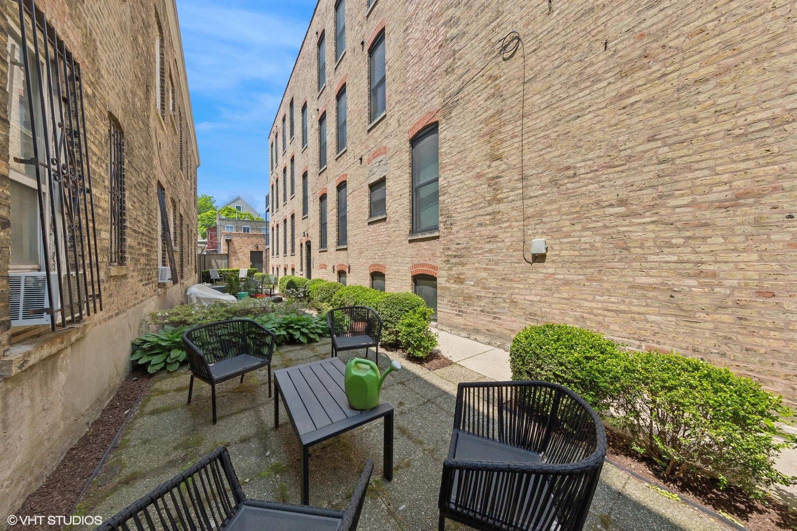 1134 N Wolcott Avenue Unit: 3R