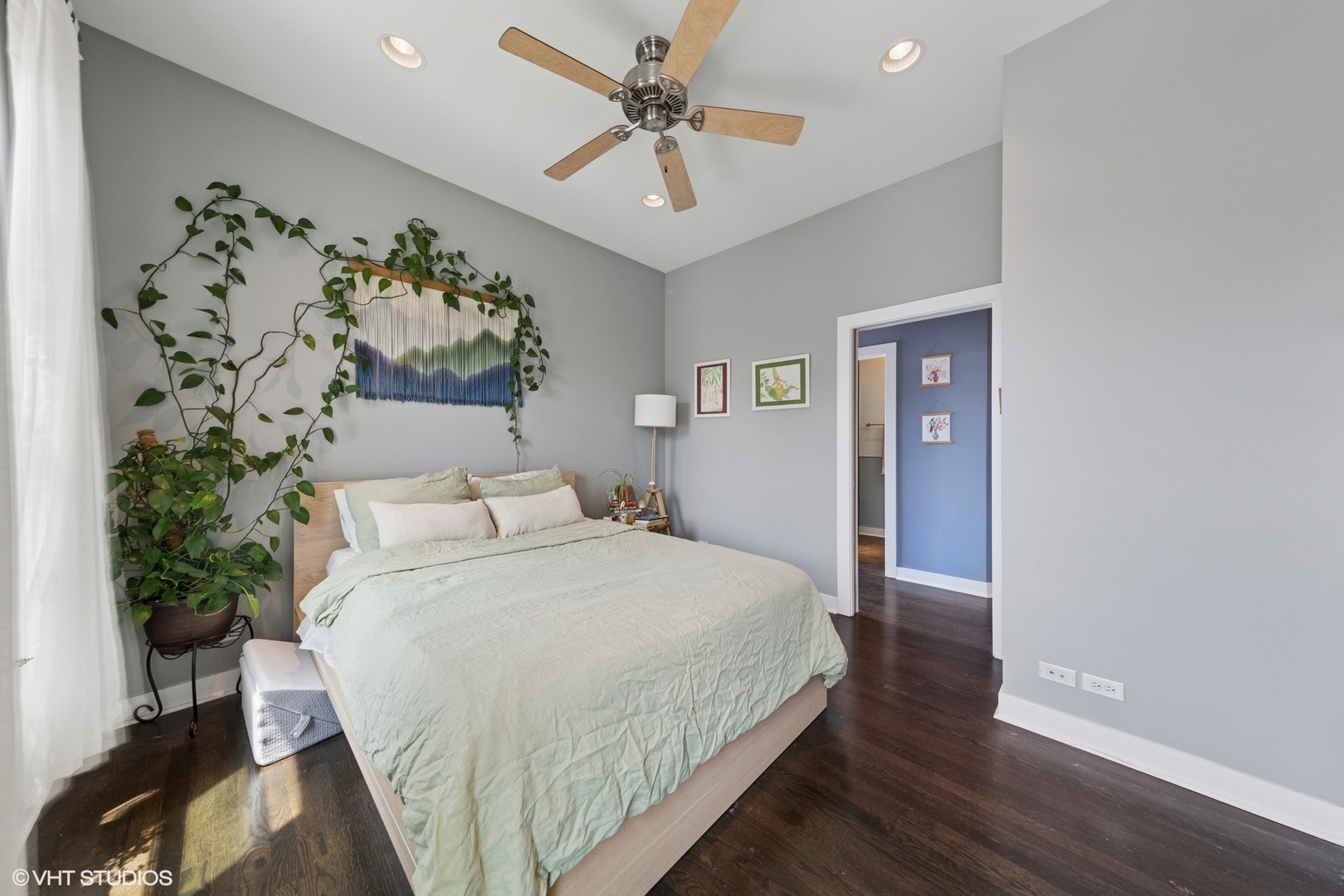 1134 N Wolcott Avenue Unit: 3R