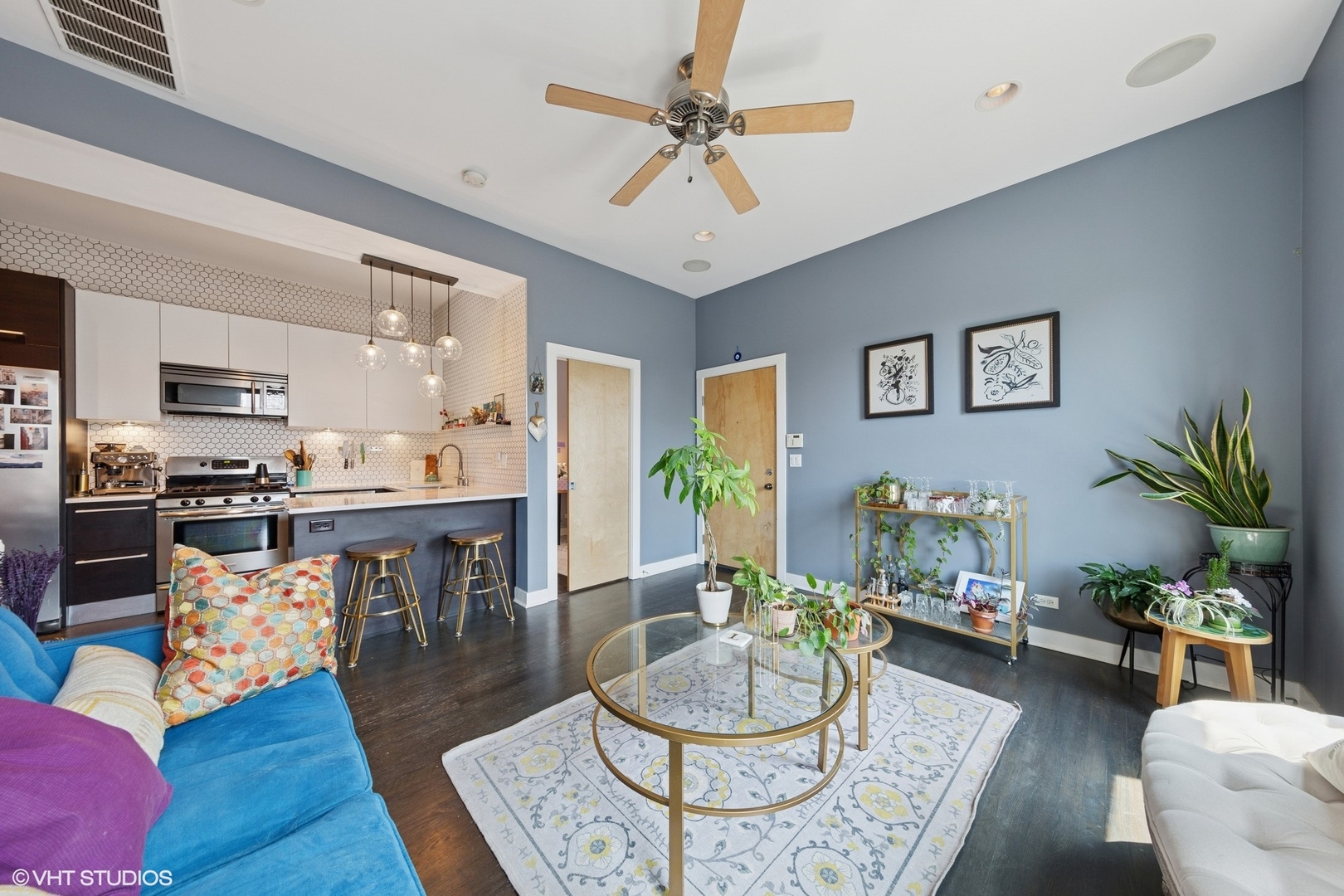 1134 N Wolcott Avenue Unit: 3R