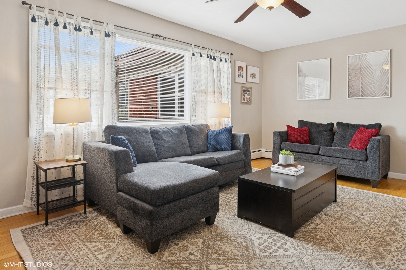 2652 W RASCHER Avenue Unit: 304