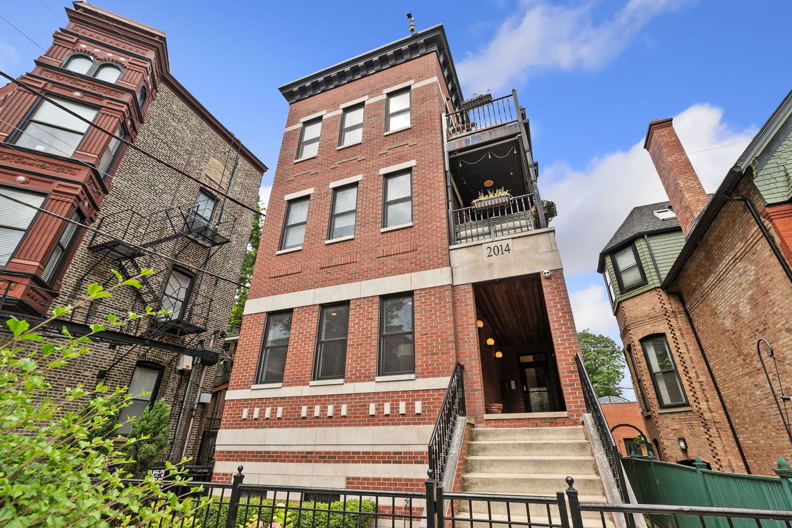 2014 N SEMINARY Avenue Unit: 1