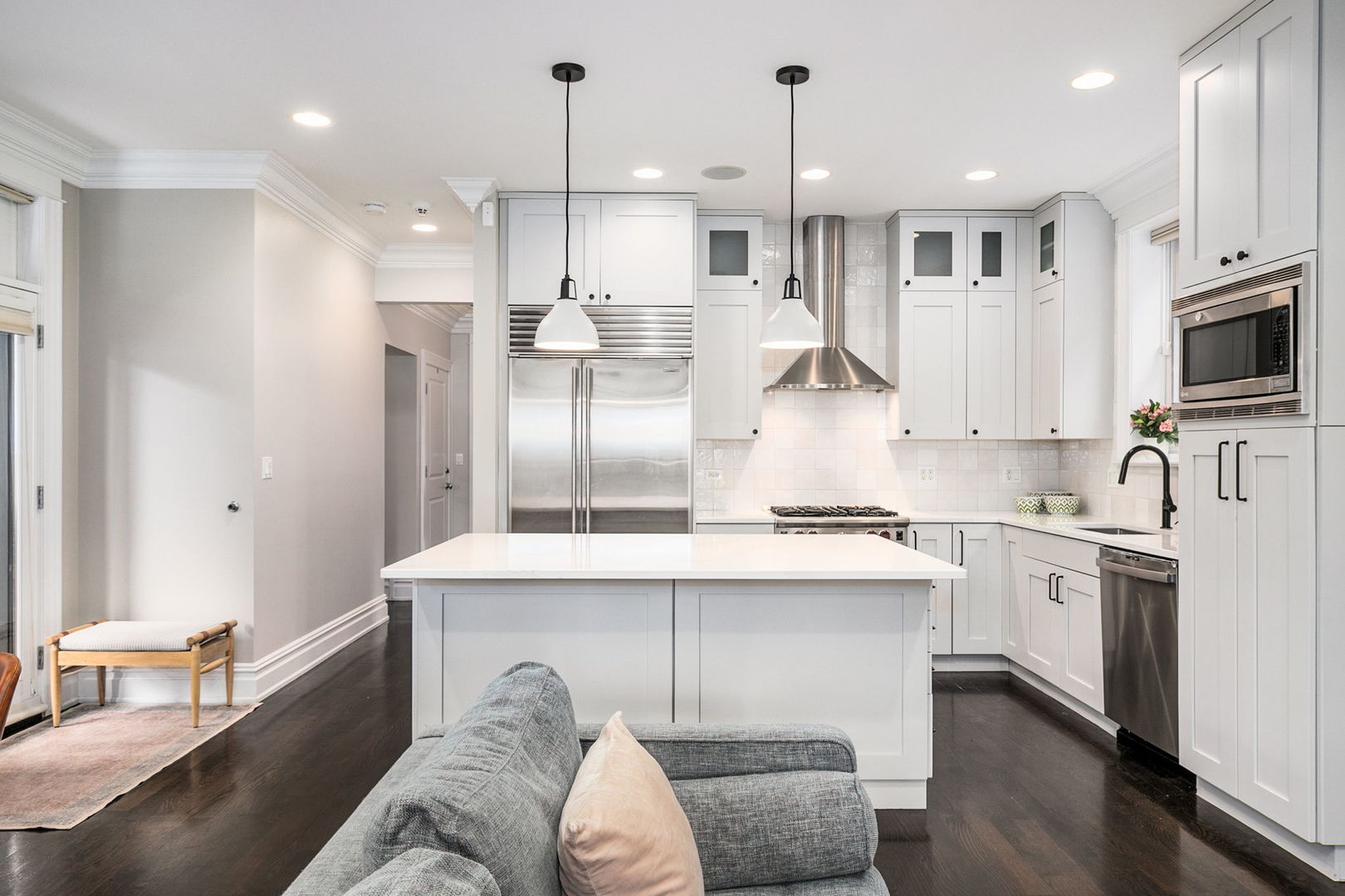 2014 N SEMINARY Avenue Unit: 1
