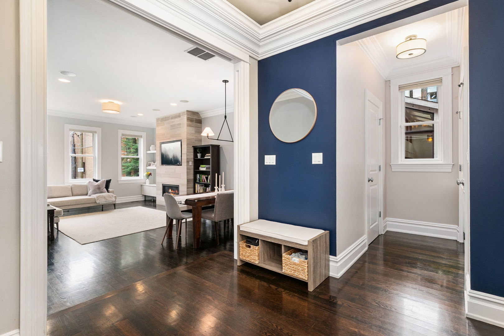 2014 N SEMINARY Avenue Unit: 1