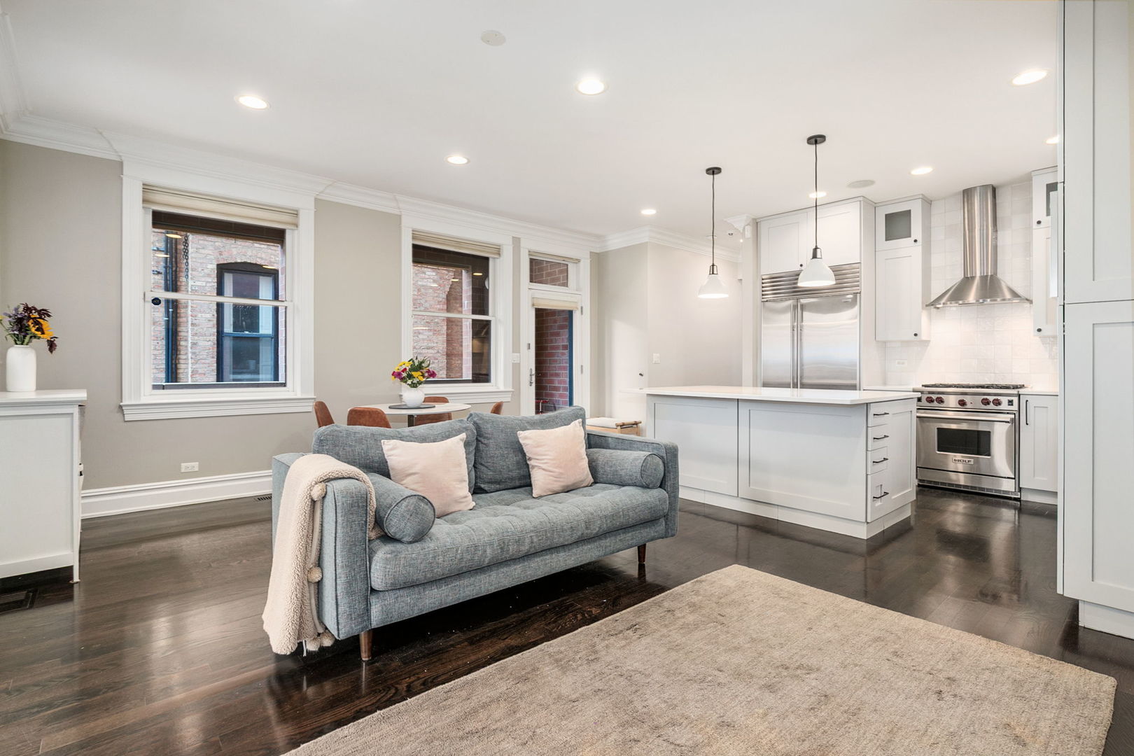 2014 N SEMINARY Avenue Unit: 1