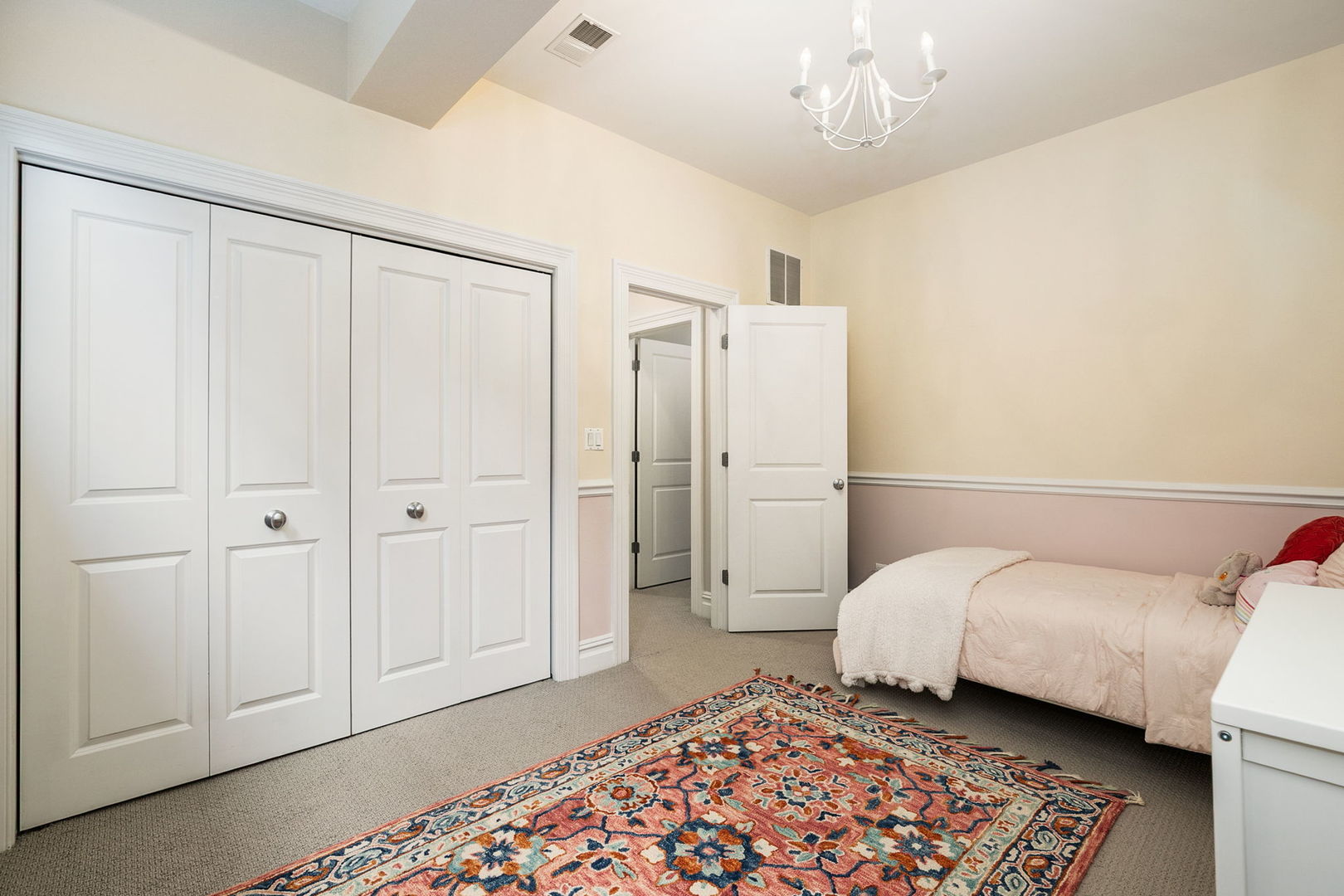 2014 N SEMINARY Avenue Unit: 1