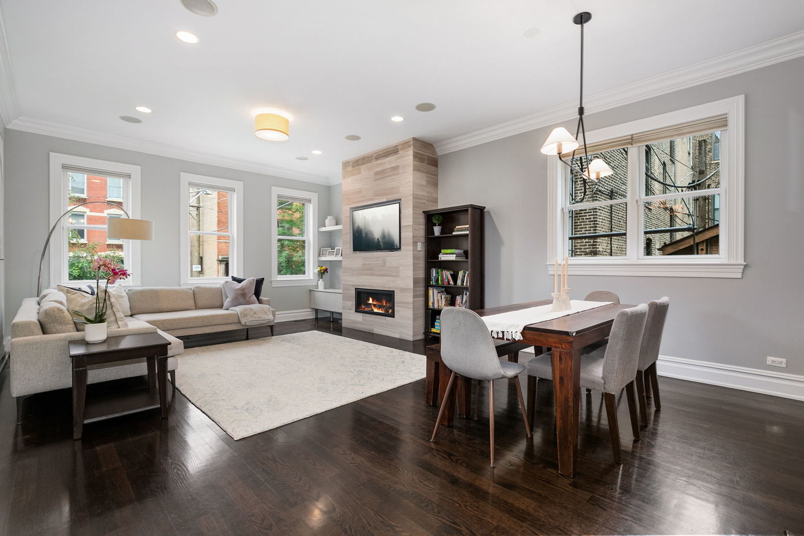 2014 N SEMINARY Avenue Unit: 1