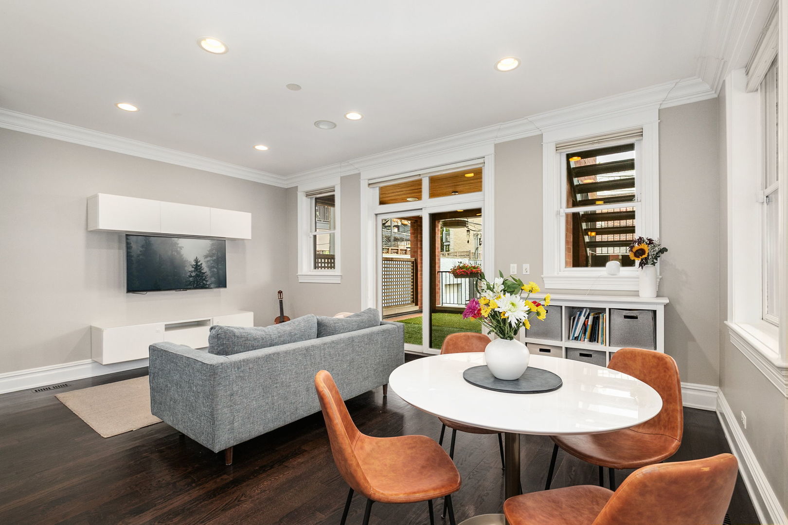 2014 N SEMINARY Avenue Unit: 1