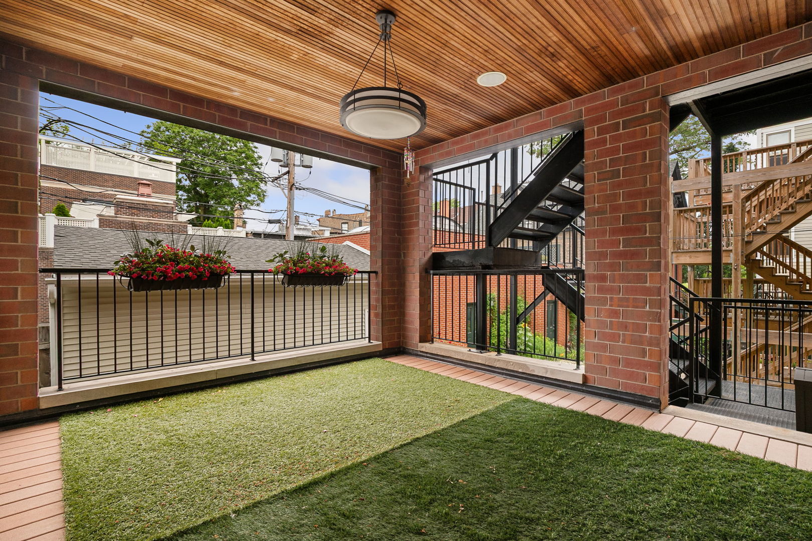 2014 N SEMINARY Avenue Unit: 1