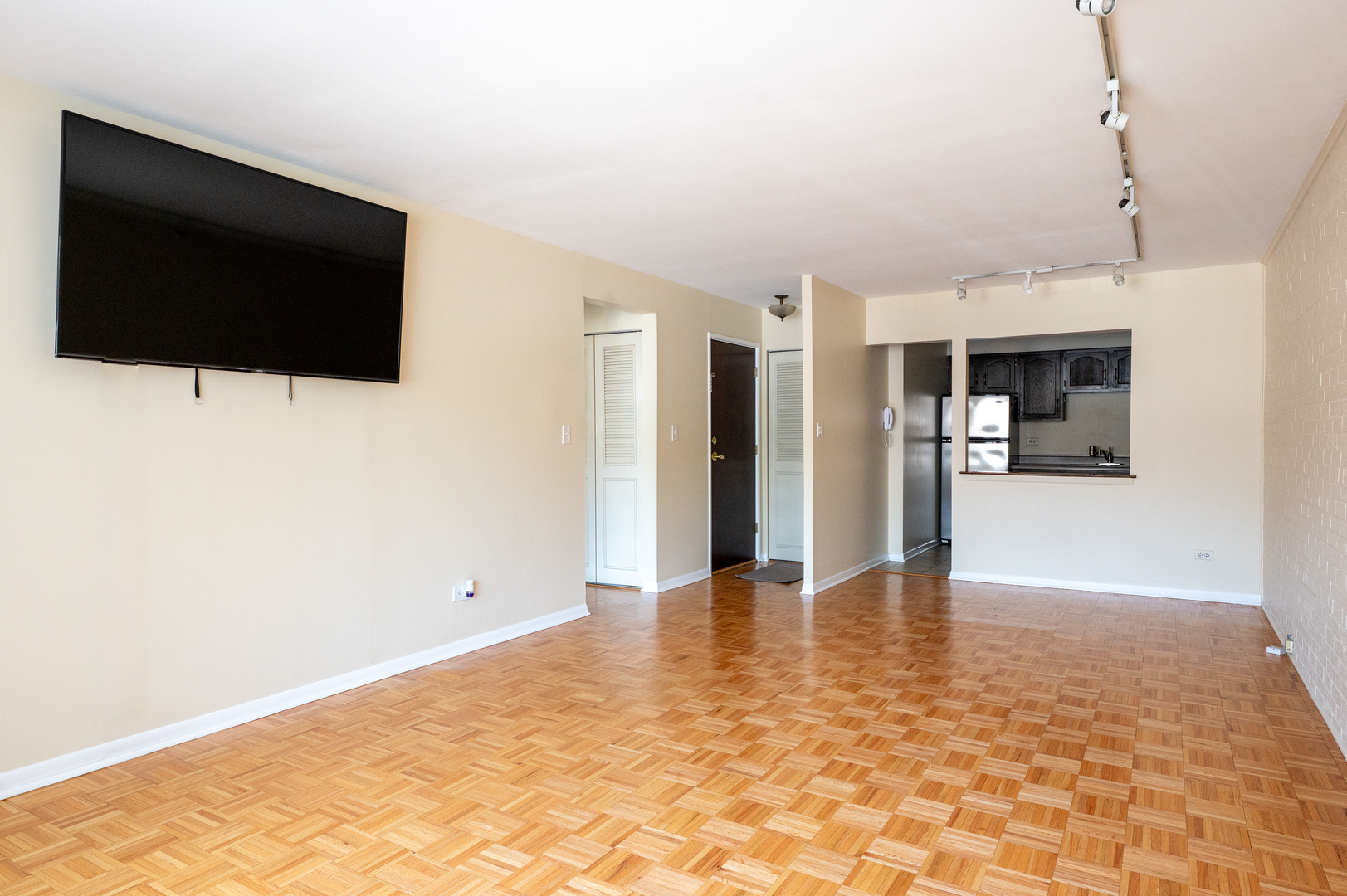 644 W Arlington Place Unit: 2G