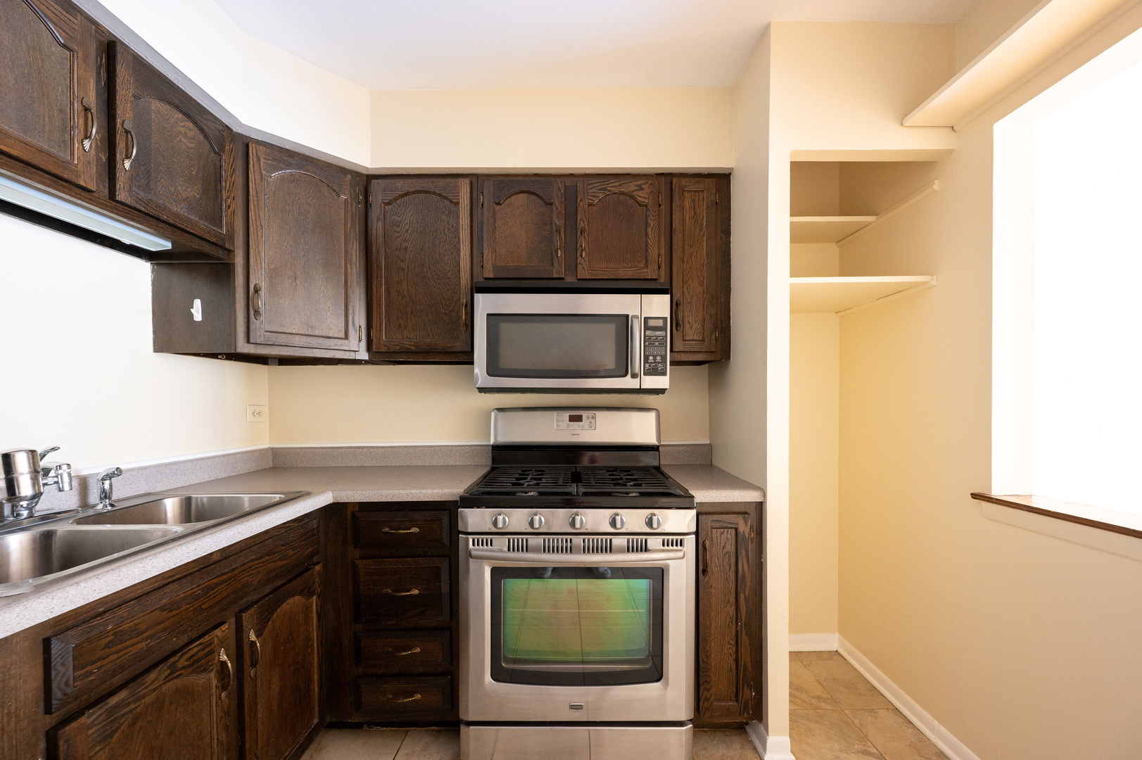 644 W Arlington Place Unit: 2G