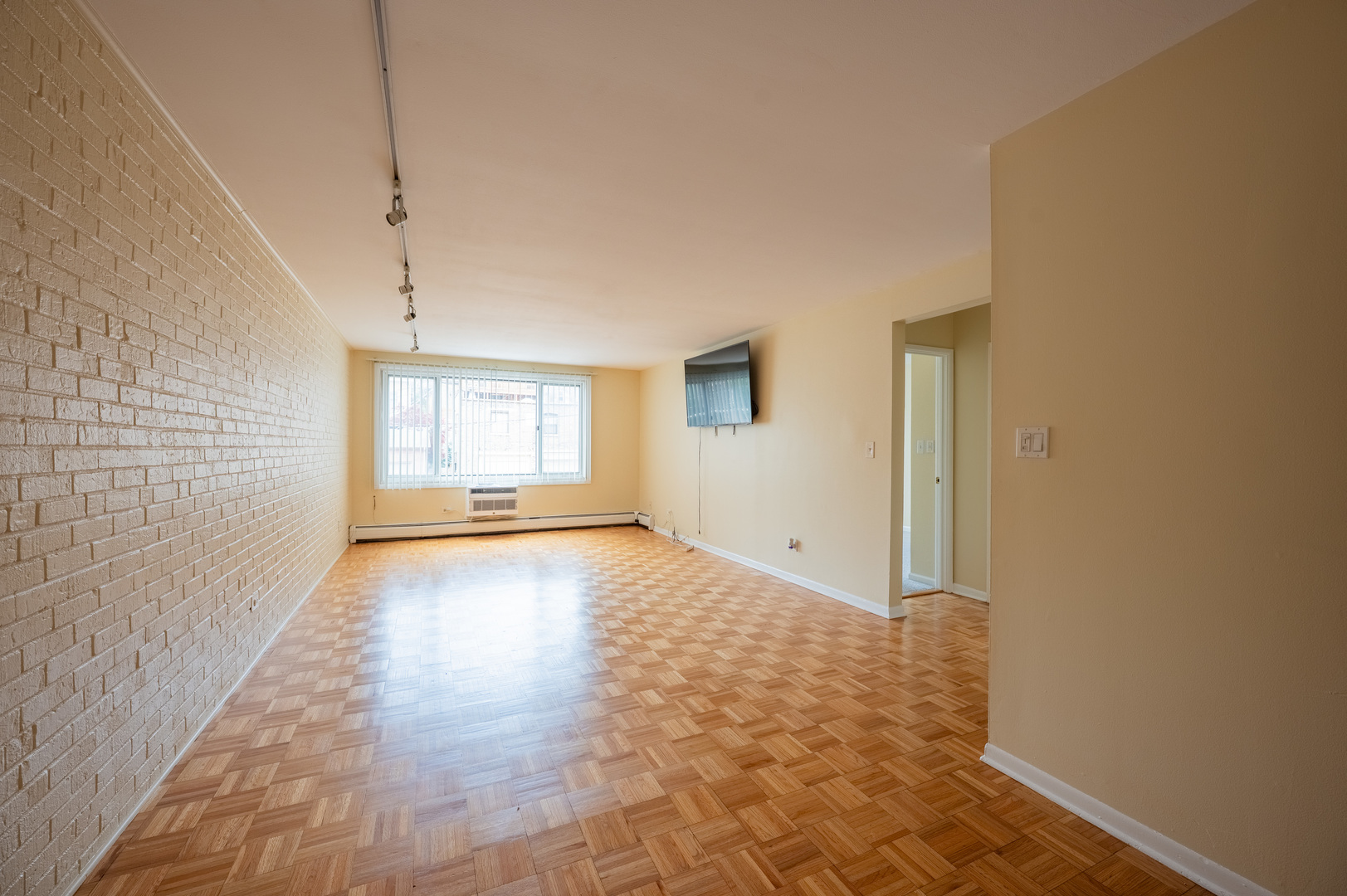 644 W Arlington Place Unit: 2G