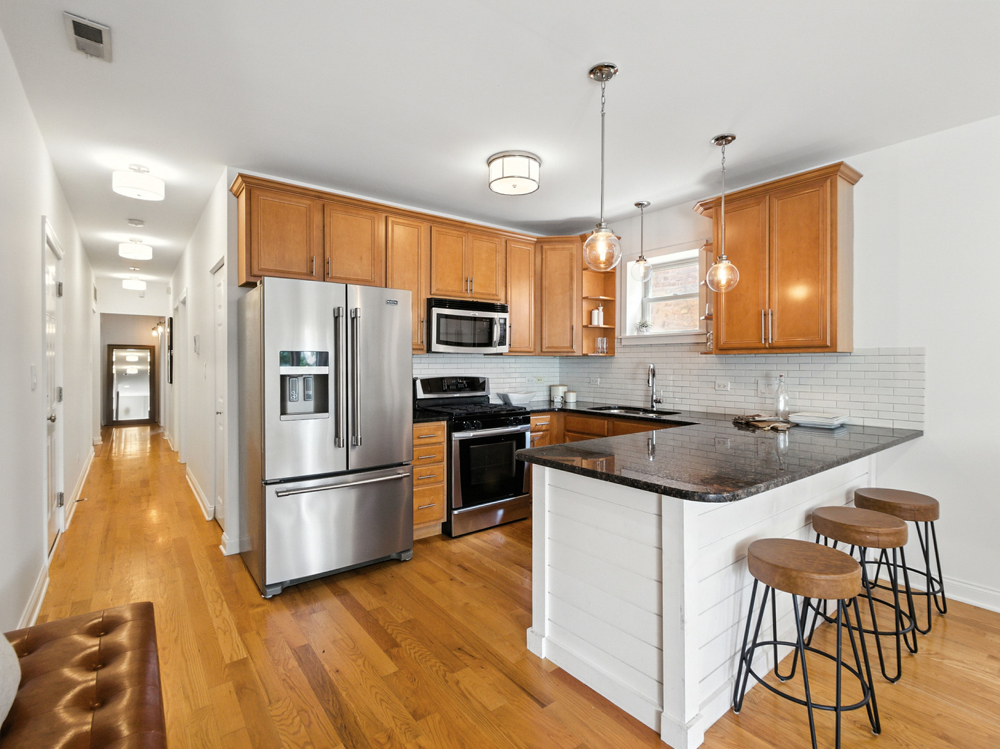 1627 N Fairfield Avenue Unit: 2