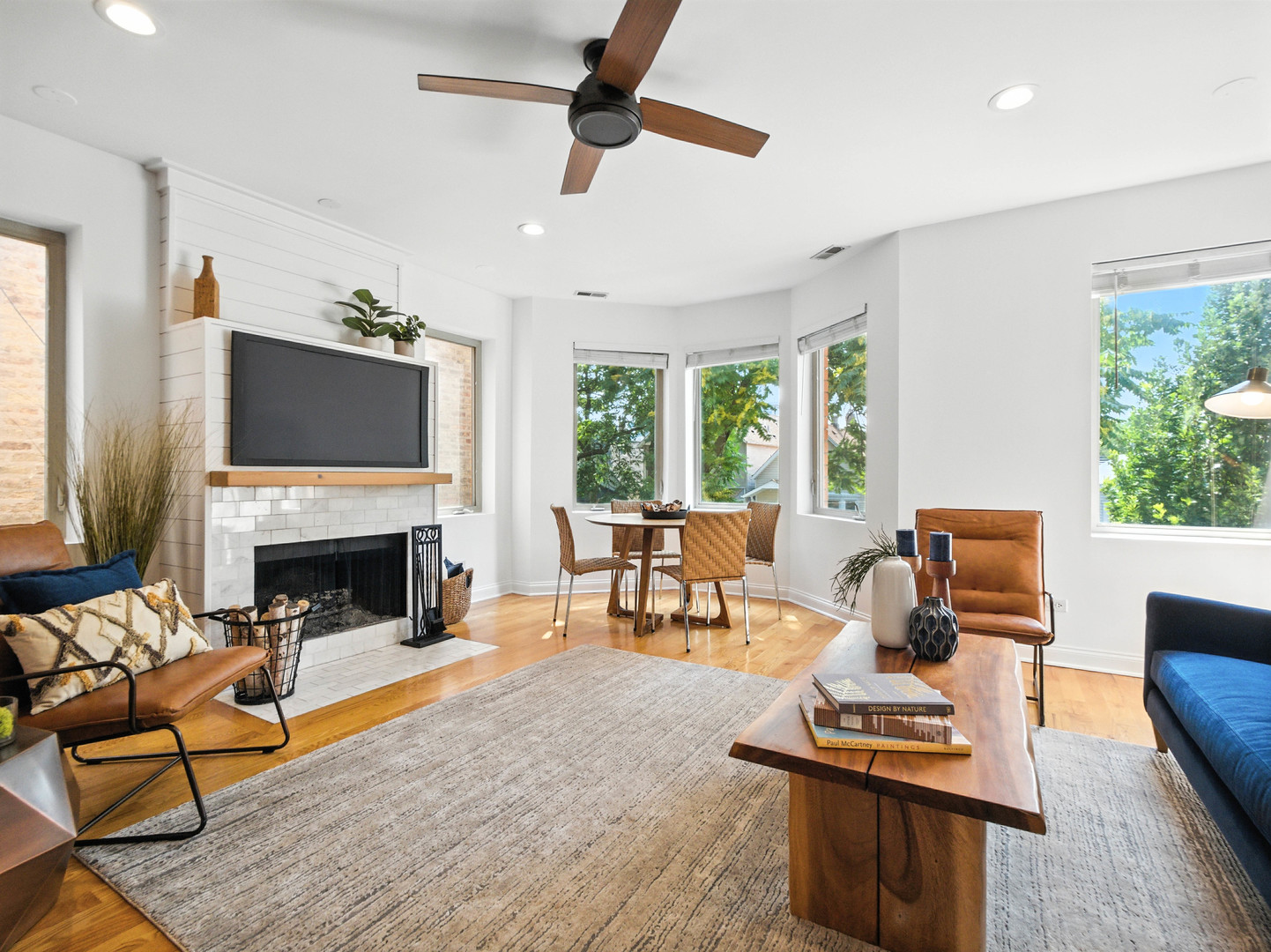 1627 N Fairfield Avenue Unit: 2