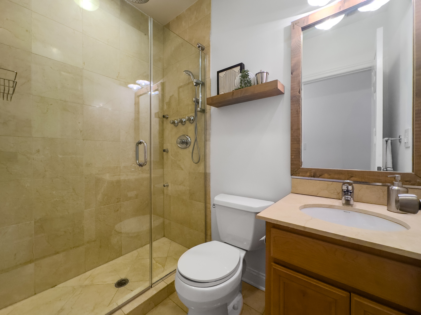 1627 N Fairfield Avenue Unit: 2