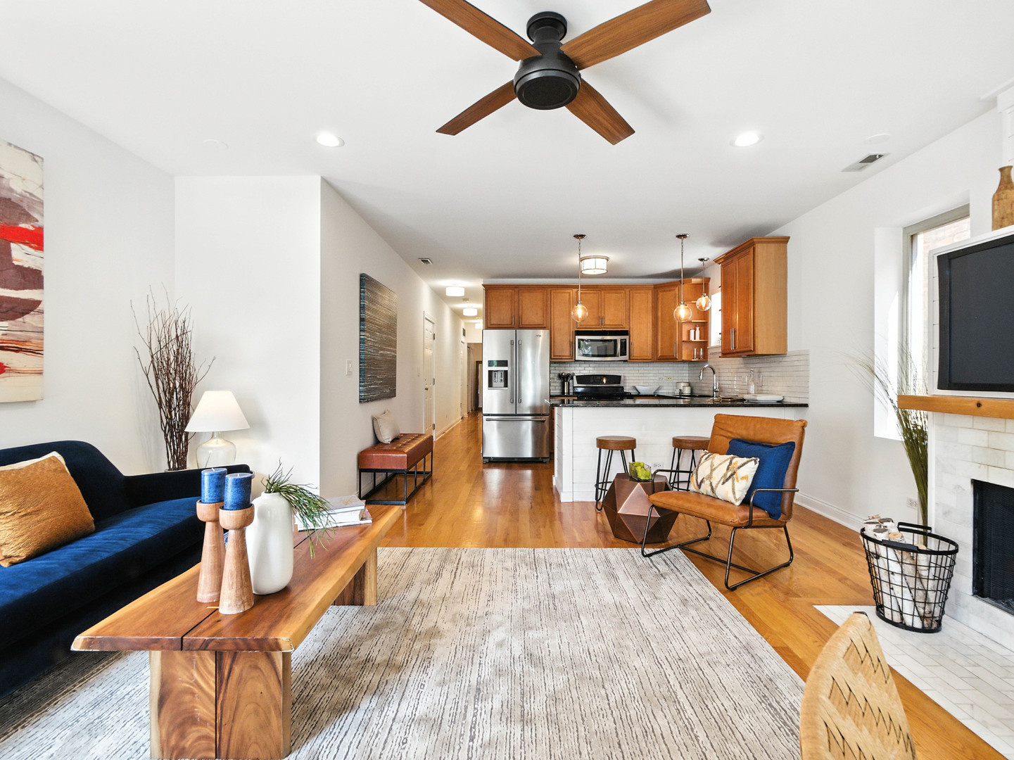 1627 N Fairfield Avenue Unit: 2